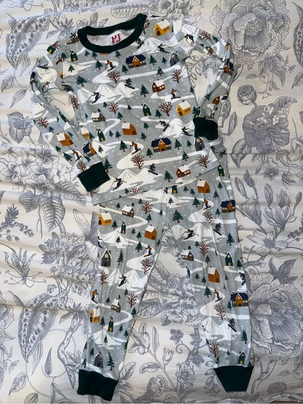 4 MATCHING SETS PJ 3T BUNDLE BAG